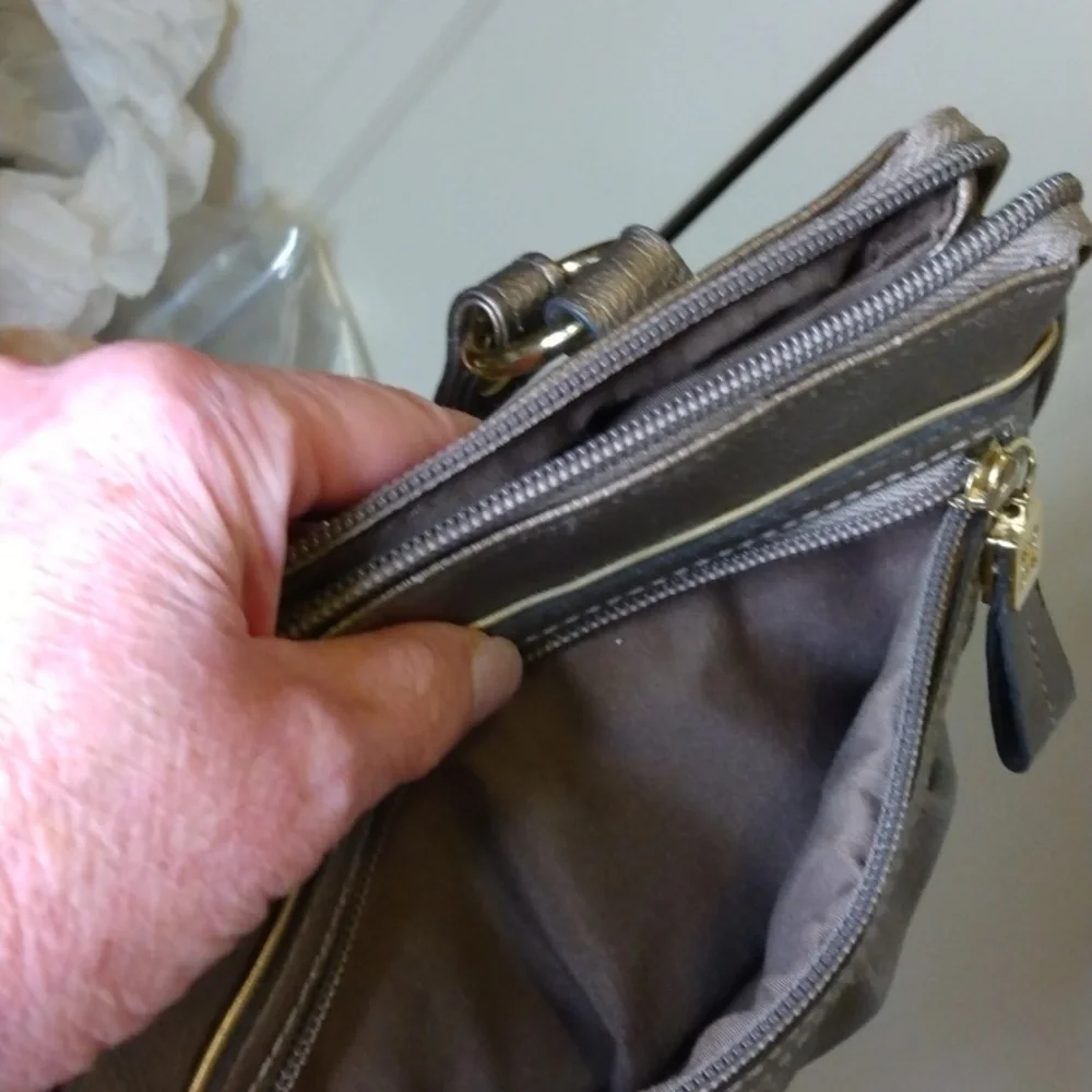 Relic pebbled leather-look metallic crossbody bag, gold tone trim, NWOT